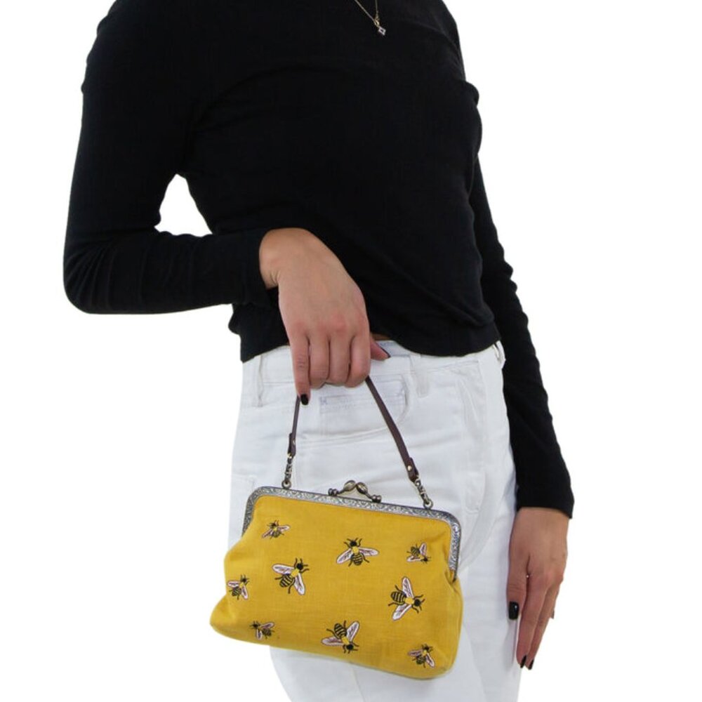 Bees Vintage Themed Kisslock Purse - Picture 4 of 7